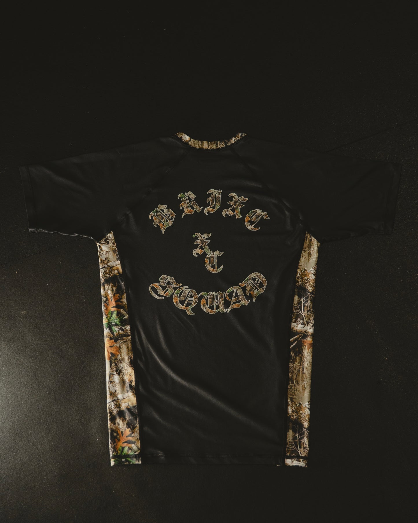 BLACK CAMO RASHGUARD